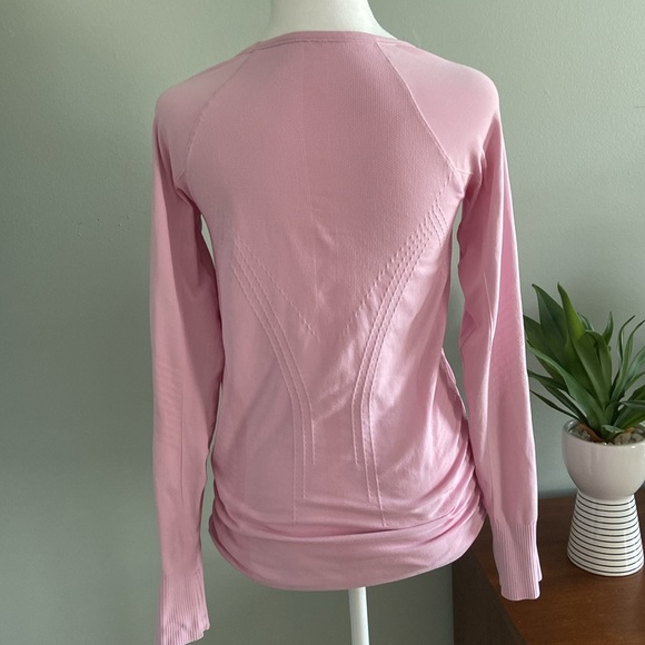 Athleta Seamless Long Sleeve Pink Running Shirt Rouching at Sides Size M… - Picture 4 of 6